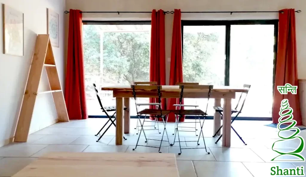 gîte à la ferme : baies vitrées & salle à manger